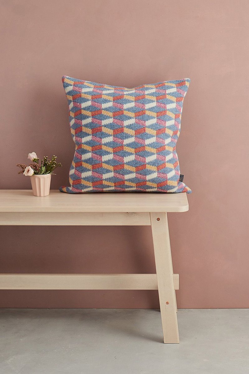 RowennaMason's tweet photo. Happy Friday - looking forward to a sunny bank holiday weekend! this is my Sandpoint cushion, capturing sandy yellow, sky blue and pink sunset hues. Have a great weekend.
#sandpoint #midcenturymodern #nordicdesign #scandiinteriors #thenewneutral https://t.co/H8rEolqLLB