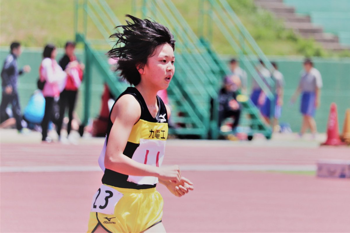 キャプテン 九州実業団選手権 5 鞘ヶ谷 女子5000m2組 林田美咲さん 九電工 16 40 06 序盤から先頭集団に食らい付き 見せ場もたくさん それにしても 画一的なショートヘアーとハチマキから解き放たれた市立ガールズが見せる美のポテンシャルには