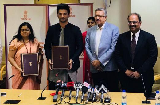 ZeeNewsEnglish's tweet photo. I am delighted to associate with #NITIAayog, will contribute to my fullest: @itsSSR  
https://t.co/Edar9ibeKf https://t.co/pyV7x12mqz