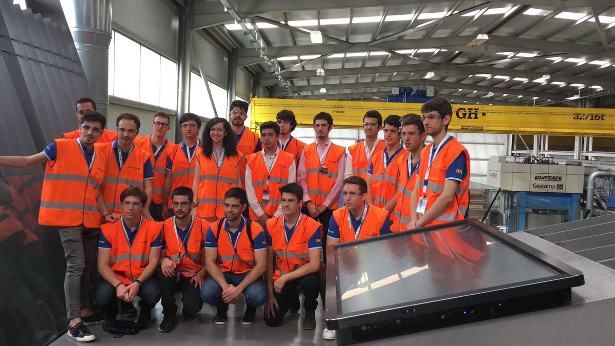 MADFormulaTeam's tweet image. Hoy estamos en #FormulaStudentGestamp @gestamp_es presentando nuestro proyecto y junto a nuestros compañeros de @etseibmotorspor 
#FS2018 #roadtoFS2018 
|| Today we are in #FormulaStudentGestam @gestamp presenting our project with @etseibmotorspor