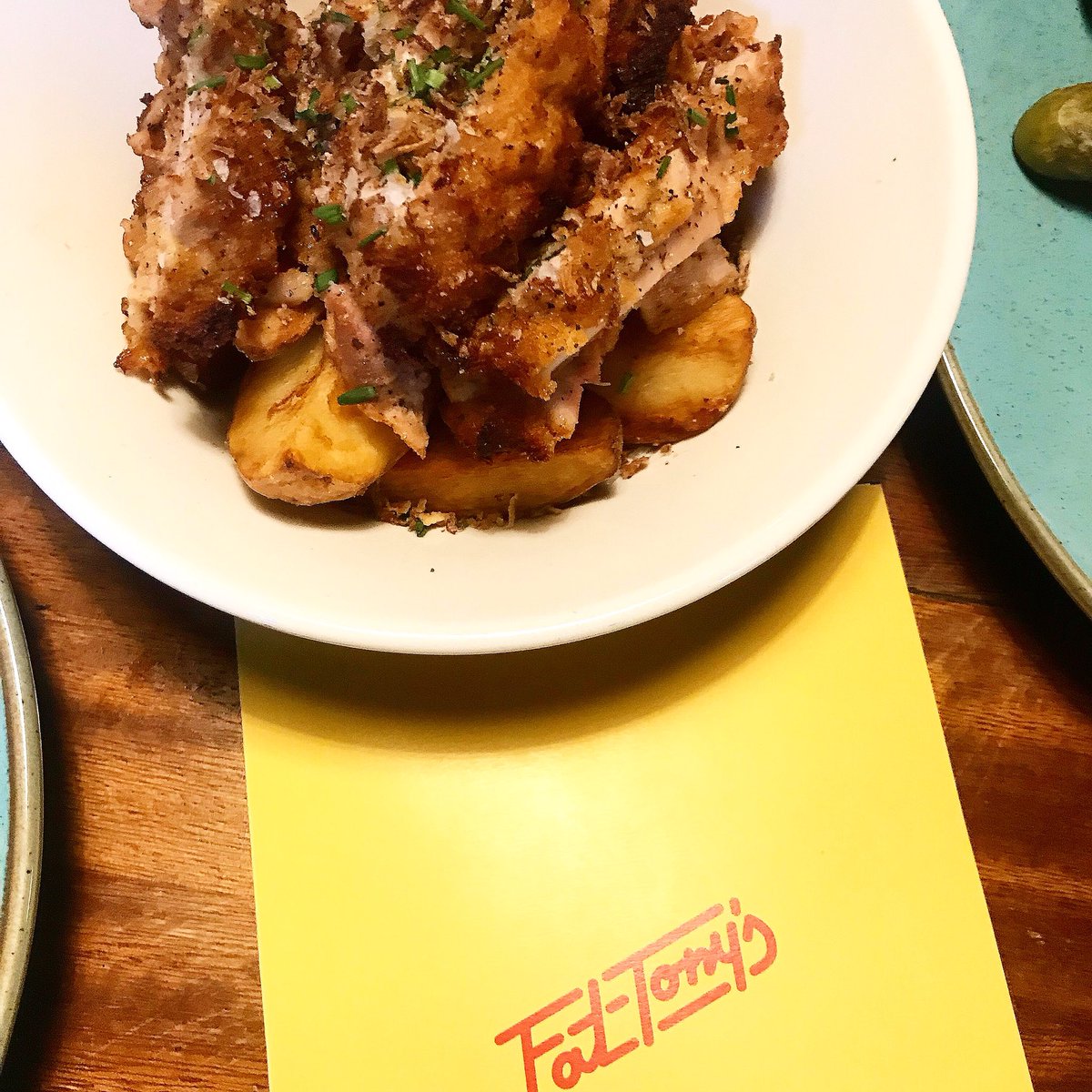 thefoxmcr's tweet photo. Open for lunch ๐๐๐ Come fill those stomachs before @d2dmanchester which kicks off at 4pm today ๐ฅ๐ฅ๐ฅ๐ฅ #fridayfeeling #chickenpoutine #fattonys https://t.co/YP2hmkjo8m