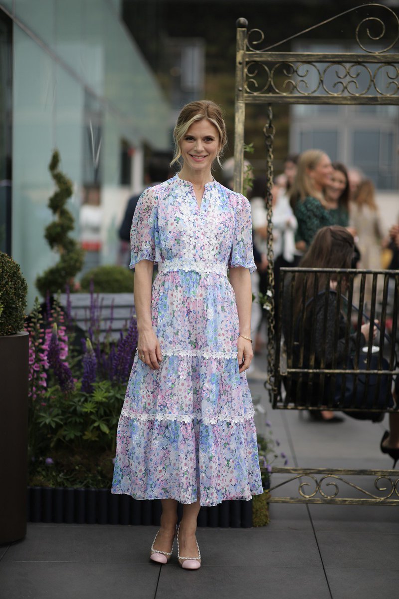 Culturalcomms's tweet photo. As we anticipated, the launch of the @FSTenTrinity Residences at Ten trinity Square, (designed by @LINLEYLondon) was a success and welcomed guests including @natalierushdie, @amberlebon, @SarahAnnMacklin, @Rosanna and @EmiliaFox #TTSInBloom #FSResidences https://t.co/RpcA32U5tB