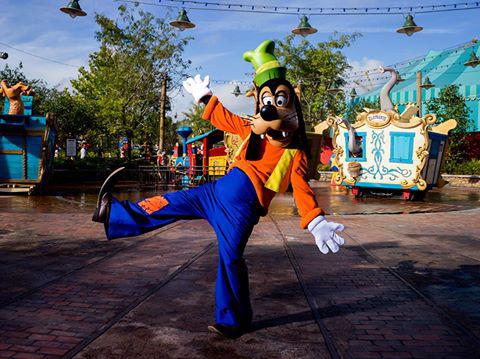 DisneySpain's tweet photo. Muchas felicidades #Goofy. Hoy te deseamos lo mejor en tu gran día. https://t.co/YemtpXNJeX