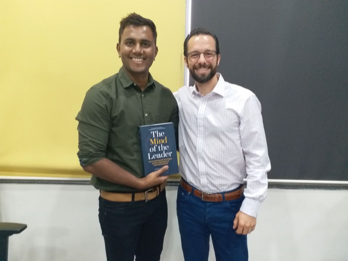 LinkaDaisy's tweet image. RT multidots "Thank you, rob_stembridge, from #PotentialProject, for visiting Multidots and encouraging the team for their work. Gratitude for giving the Book #TheMindOfTheLeader which will help us leading ourself, organization and people around us f… https://t.co/OnKrJb3rXL"