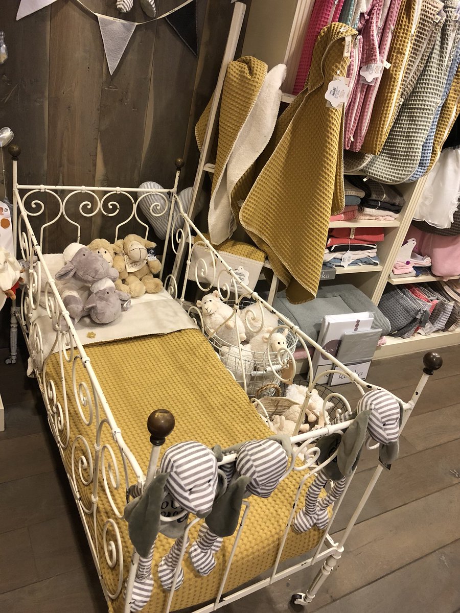 AlindaBol's tweet photo. Nieuwe kleur van @koeka_official bij @LUV_Spakenburg 💛💛 We LUV it! 😍 #baby #babykamer #babyverzorging #LUV #luvspakenburg #koeka https://t.co/kECKi8bB4T