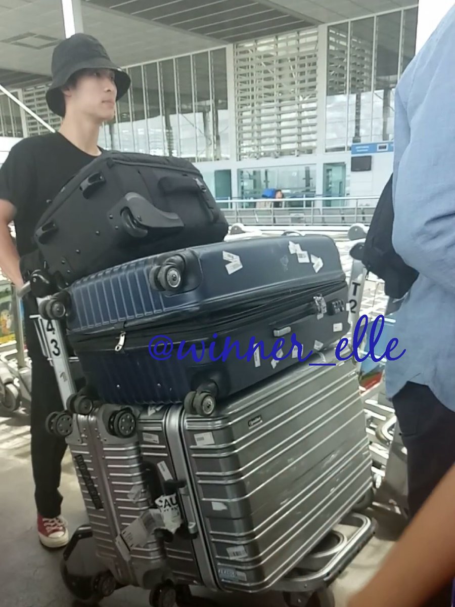 born4winner_'s tweet photo. DI PA RIN AKO MAKA MOVE ON. SANA BUMALIK DIN YUNG MGA STAFF. ππππ POGI NI KOYA. SINO BA SYA? ANONG IG NYA? PARA SA THESIS LANG MGA MAMSH! π #BalikKayoWINNER #PHICWILLWAIT4WINNER #PHinnercircle #WINNER #WINNERinPH #BalikKayoWinnerStaffs π https://t.co/0bxUAqiW3m
