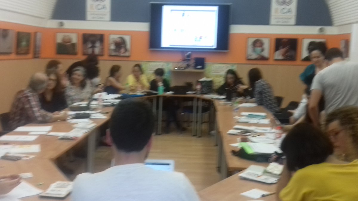 VozAlumnadoApS's tweet photo. Seguimos en las #IIJornadasApSUCA trabajando a tope y dándole vueltas al coco diseñando sobre #ApS https://t.co/GIZ8nENQuM