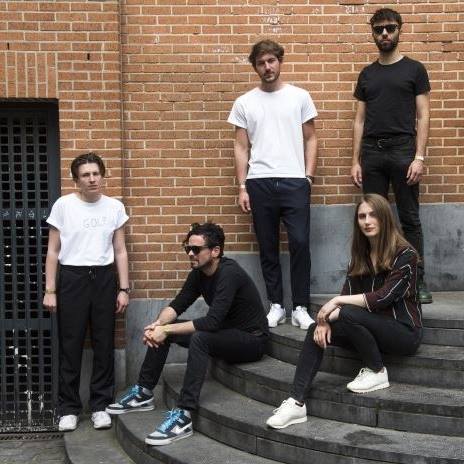 daMusic's tweet image. Twee prestigieuze medailles met slechts tien shows op de teller, dat is het mooie visitekaartje dat @Lagüna kan voorleggen damusic.be/dossier/laguna…