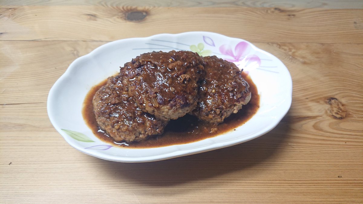 XY_yuri_TW's tweet image. 漢堡肉😋
第二次挑戰相當順利
正所謂熟能生巧✨
#漢堡肉 #手作 #DIYcooking