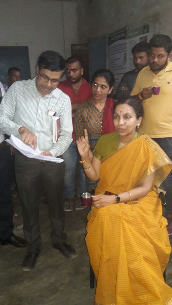 CdhoSabarkantha's tweet photo. Res. Health Commissioner Visited Kankrol Village. #crosschecked H2H Survey,Total ANC & Highrisk ANC, Delivery @PHC. https://t.co/Y99uZn1WAL