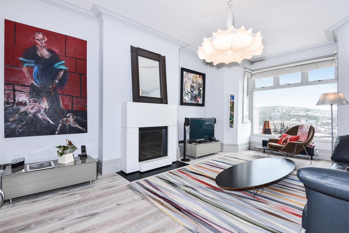 This #Fowey home has serious cool factor: seven bedrooms, fab reception rooms and a garage bit.ly/2INphfW