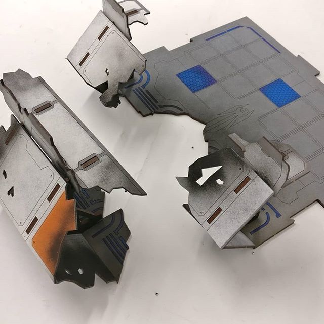 LaserTerrainCo's tweet photo. Destroyed forward base wall section! On our current Kickstarter! #LaserTerrain #warhammer40k #wargaming #wargamesterrain #terrain #infinitythegame #infinitythegameterrain #kickstartercampaign #lasercut https://t.co/FUQw555JQX https://t.co/uesqqdFtym