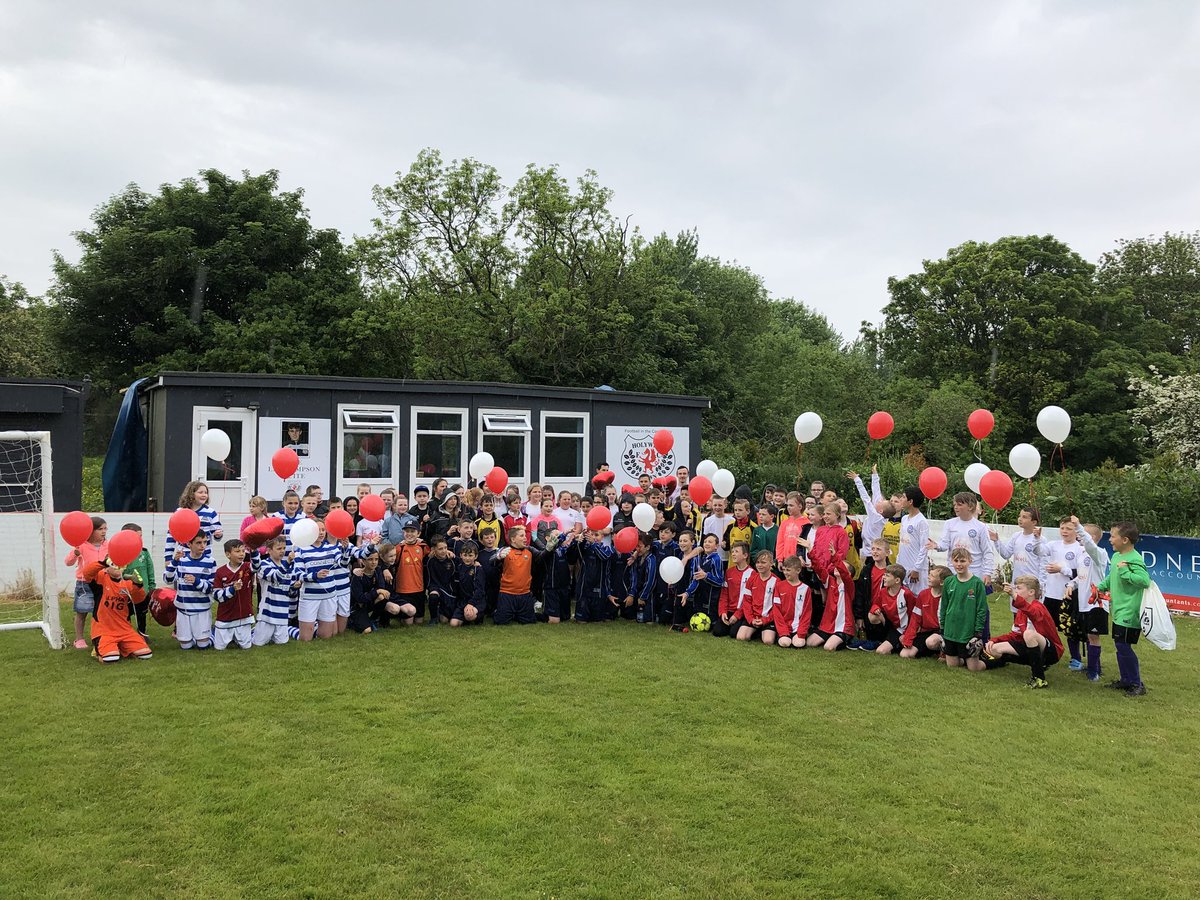 YsgolyLlan's tweet photo. Ready to participate in the Liam Simpson memorial cup @DragonSport_FPS @Holywell_FITC #inmemoryofliam https://t.co/NuCTzq11GH