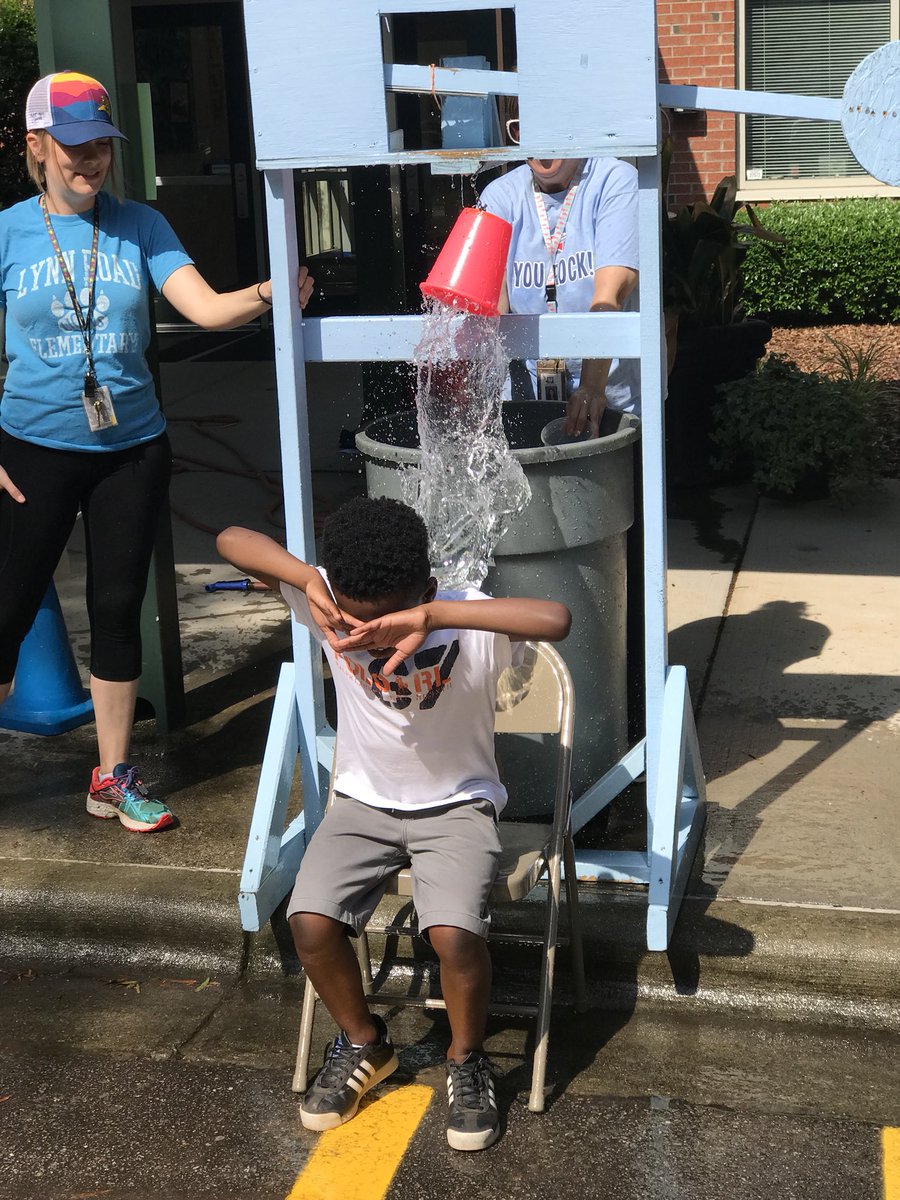 2cawilson's tweet photo. Super Kids Day was a blast! Thanks Mr. B! #SuperKidsDay #LRES https://t.co/gAqRQNd6cF