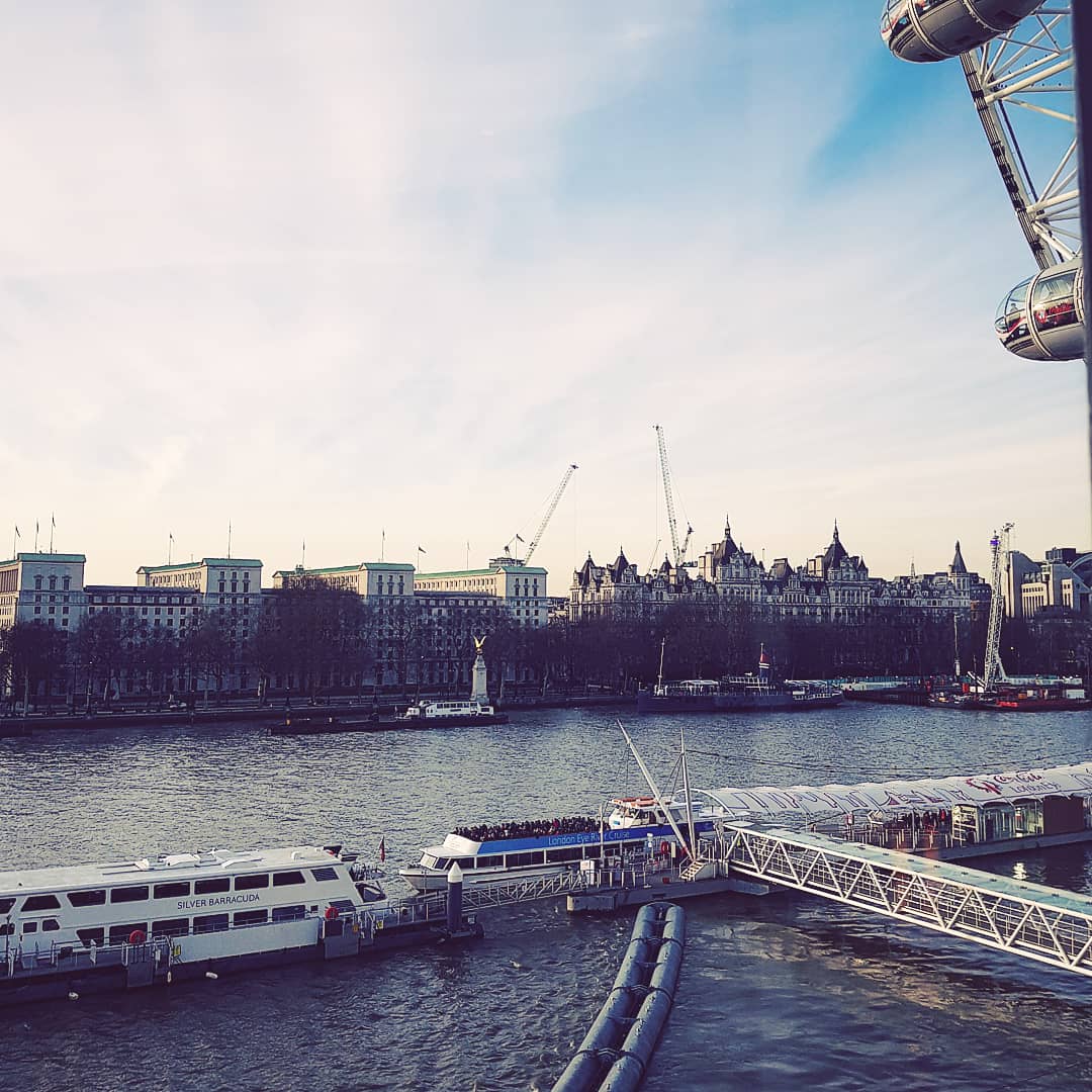 lemonfritters's tweet photo. Time to play catch up after not posting at all this year! View from our window at the @marriotthotels London county hall in feb #londonweloveyou #riverthames https://t.co/QPwNhDwnAp