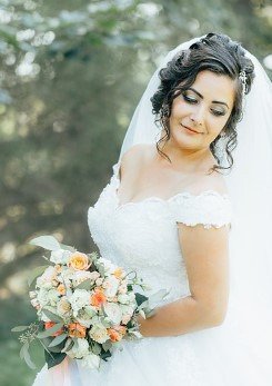 Wonderful Weddings UK offer Free UK Shipping.