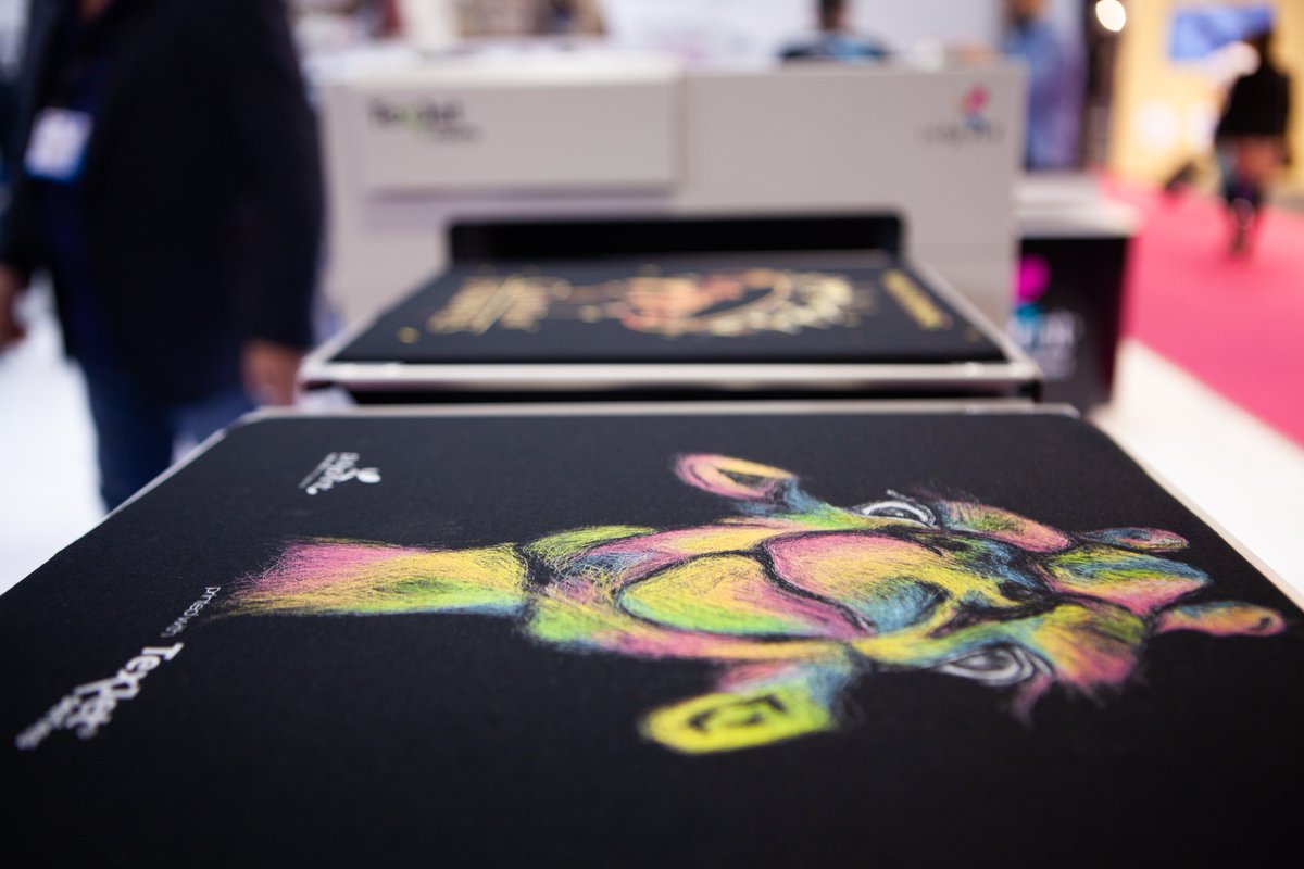 #FridayFeeling 😊 with a blast from the recent past (aka #Fespa2018)