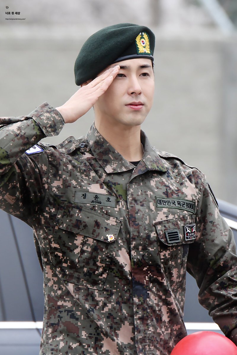 170420 제대

오랜만에 보는 군인 윤호!
영화속 한장면이네ㅠㅠㅠㅠ
빼꼼 보이는 펄레드ㅠㅠㅠㅠㅠㅠㅠ

#TVXQ #동방신기 #U_Know #yunho #MAX #Changmin #유노윤호 #최강창민 #ユンホ #チャンミン