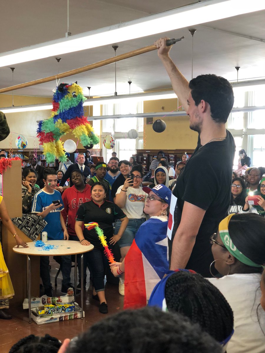 LIFEAcademy2018's tweet photo. Man vs. Beast. What's a #CultureDay2018 without a piñata. Our students wasted no time diving in to claim their candy. https://t.co/TJUySoooEx