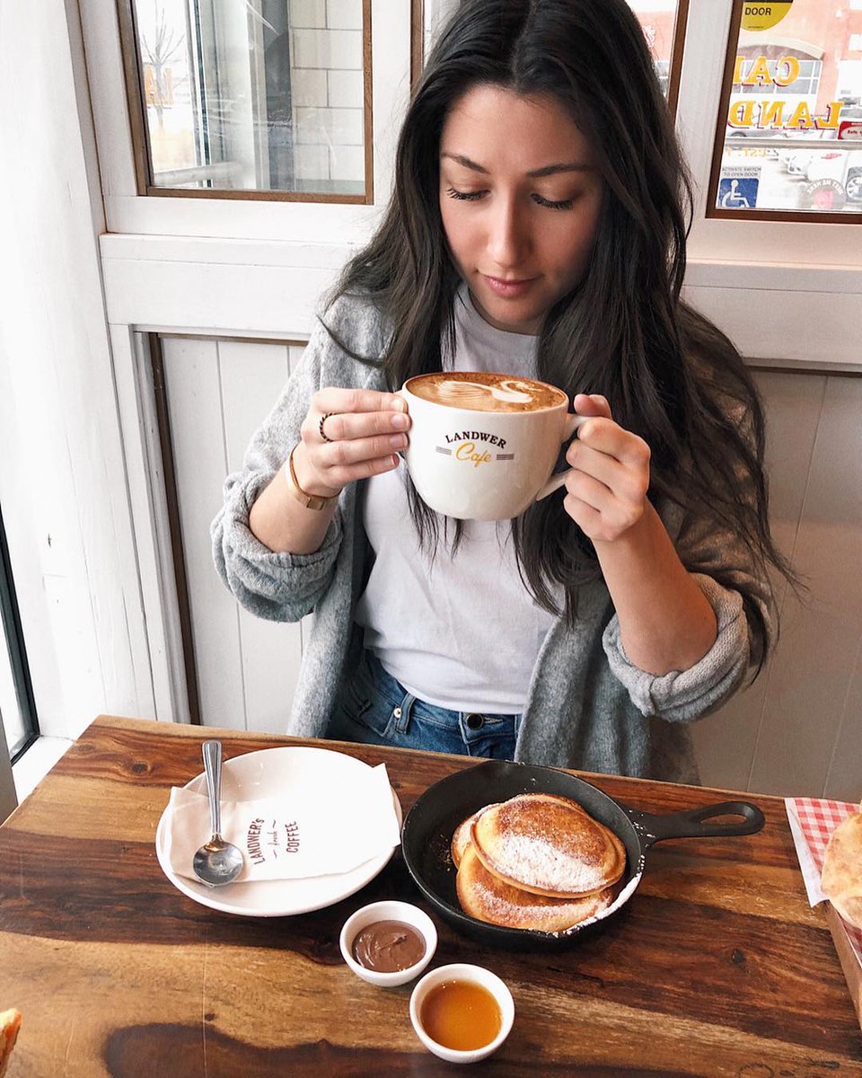 Let the ☀ shine and enjoy your weekend, friends! #CafeLandwer
📷: @jenfrom_theblock