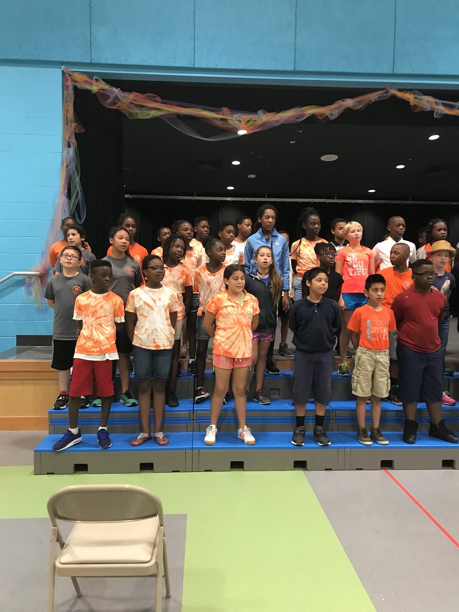 HBraggEvents's tweet image. Sneak peek! NCCAE graduation!  @NCCAElementary @JRuizNCCAE