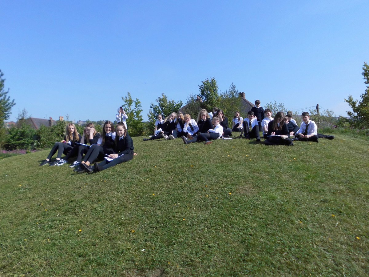 DHSGeogDept's tweet photo. Outdoor Learning
#DHS #geography #outdoorlearning #johnmuiraward #birdspotting https://t.co/zS4ko5JlbV