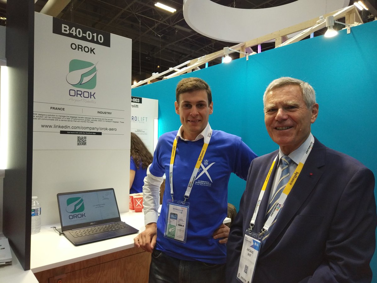 OROK, accélérée à @st4rtupX, présente la robotisation du tarmac à @JNB__X, président de <a href="/Polytechnique/">École polytechnique</a>
#TechforGood #VivaTech