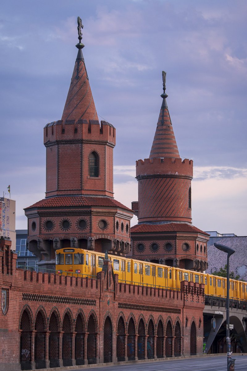 CarnivalFR's tweet photo. Berlin Berlin Berr me up Berlin. https://t.co/C8Kw1YItSy