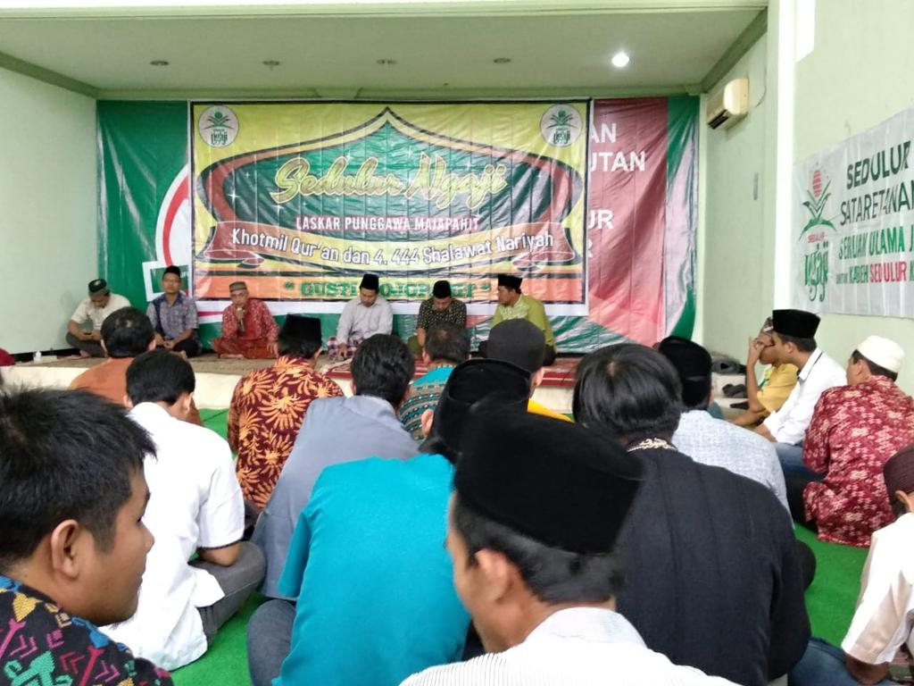 RSAMojokerto's tweet photo. Mari kita Khotmil Qur'an &amp;Sholawat Nariyah Bareng untuk  Mendoakan untuk Gus Ipul - Mbak Puti bisa memimpin Jatim.
#GustiTopMarkotob
#LaskarPunggawaMajapahit
#GUSTIMojopahit
#GusIpulMbakPutiMenang 

@cakimiNOW 
@halimiskandarnu
@GusIpul_ID 
@puti_soekarno 
@HadiNgusman https://t.co/IeJSH51Io6
