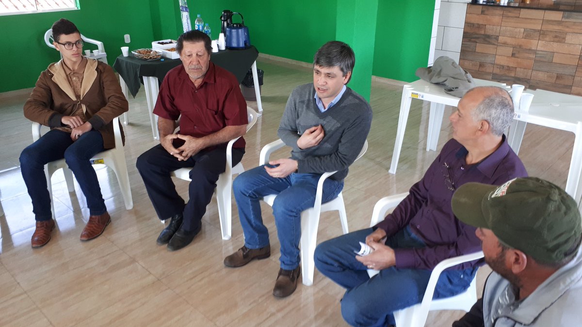 mjrbrambilla's tweet photo. Estou no interior, avaliando prejuízos no campo e acompanhando essa justa manifestação dos caminhoneiros. https://t.co/8Sobft7b6V