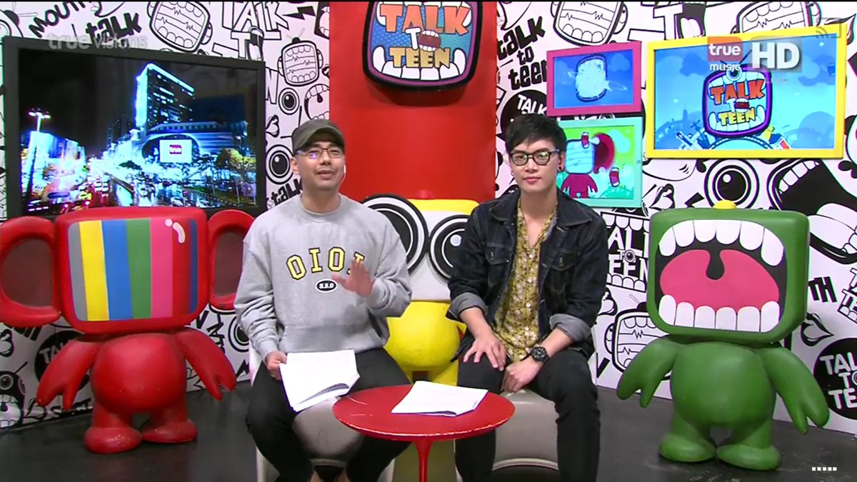 Ya_Ya_twitz's tweet photo. ทิ้งช่วงนานเบย วันนี้ได้ดูวีเจโบ๊ท จัดรายการแล้ว คู่พี่เจริญด้วย😄 #TalkToTeen #TrueMusicHD #BoatSirirod https://t.co/JpfEqgxW4R