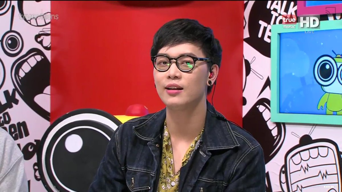 Ya_Ya_twitz's tweet photo. ทิ้งช่วงนานเบย วันนี้ได้ดูวีเจโบ๊ท จัดรายการแล้ว คู่พี่เจริญด้วย😄 #TalkToTeen #TrueMusicHD #BoatSirirod https://t.co/JpfEqgxW4R