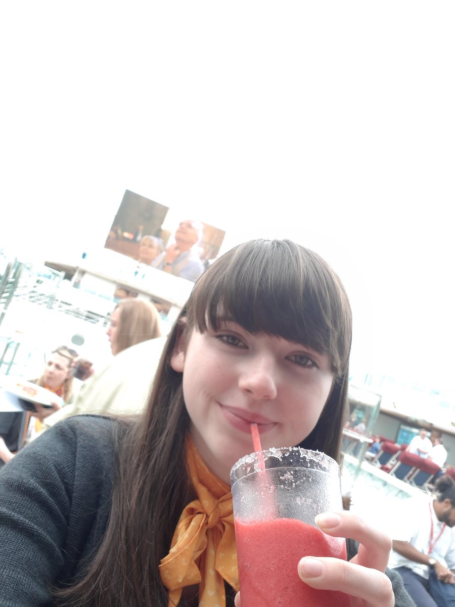 lucyvmc8's tweet photo. #drinksonschofe #drinkswithschofe #tcclia18 #generationcruise https://t.co/AUNtMN5hHw