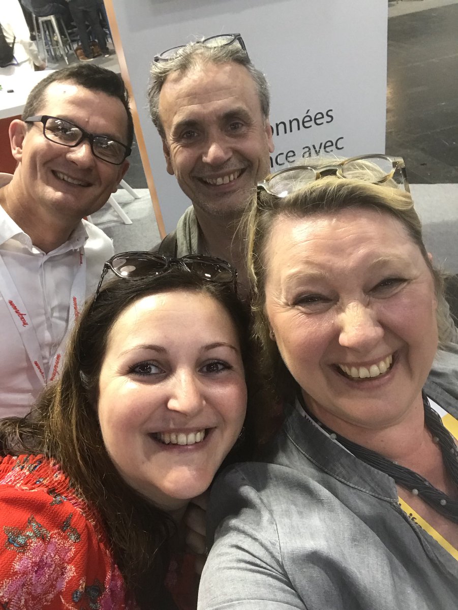 Attention <a href="/Prestalians_/">Prestalians</a> est dans les allées de #VivaTech ! #stand #eventprofs