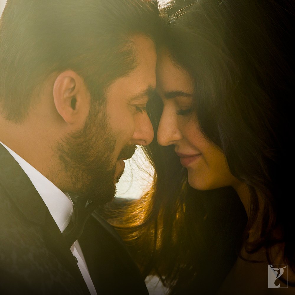 yrf's tweet photo. Lovestruck 😍❤️ #RainingRomance https://t.co/mO2sDPUFiu