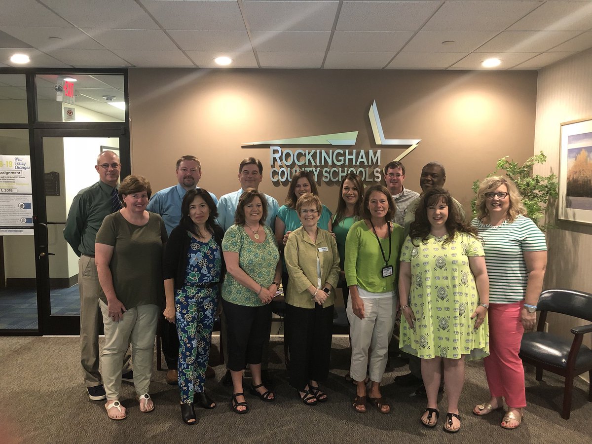 StephanieMLowe1's tweet photo. RCS awesome staff wearing green for Mental Health Awareness Day in Rockingham County! #standupagainststigma @RCS_NC @CcorcoranCindy @Chevy20000 @ncschoolpsy https://t.co/aMQ0XOftVd