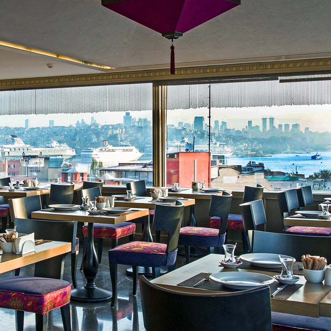 yasmaksultan's tweet photo. Güne panoramik bir Tarihi Yarımada ve muhteşem Boğaz manzarasına sahip terasımızda, açık büfe kahvaltı ile başlamaya kim hayır diyebilir
Who can say no to beginning your day with open buffet breakfast in our terrace restaurant with a view of the Historical Peninsula and Bosphorus https://t.co/0LRxFaDKaW