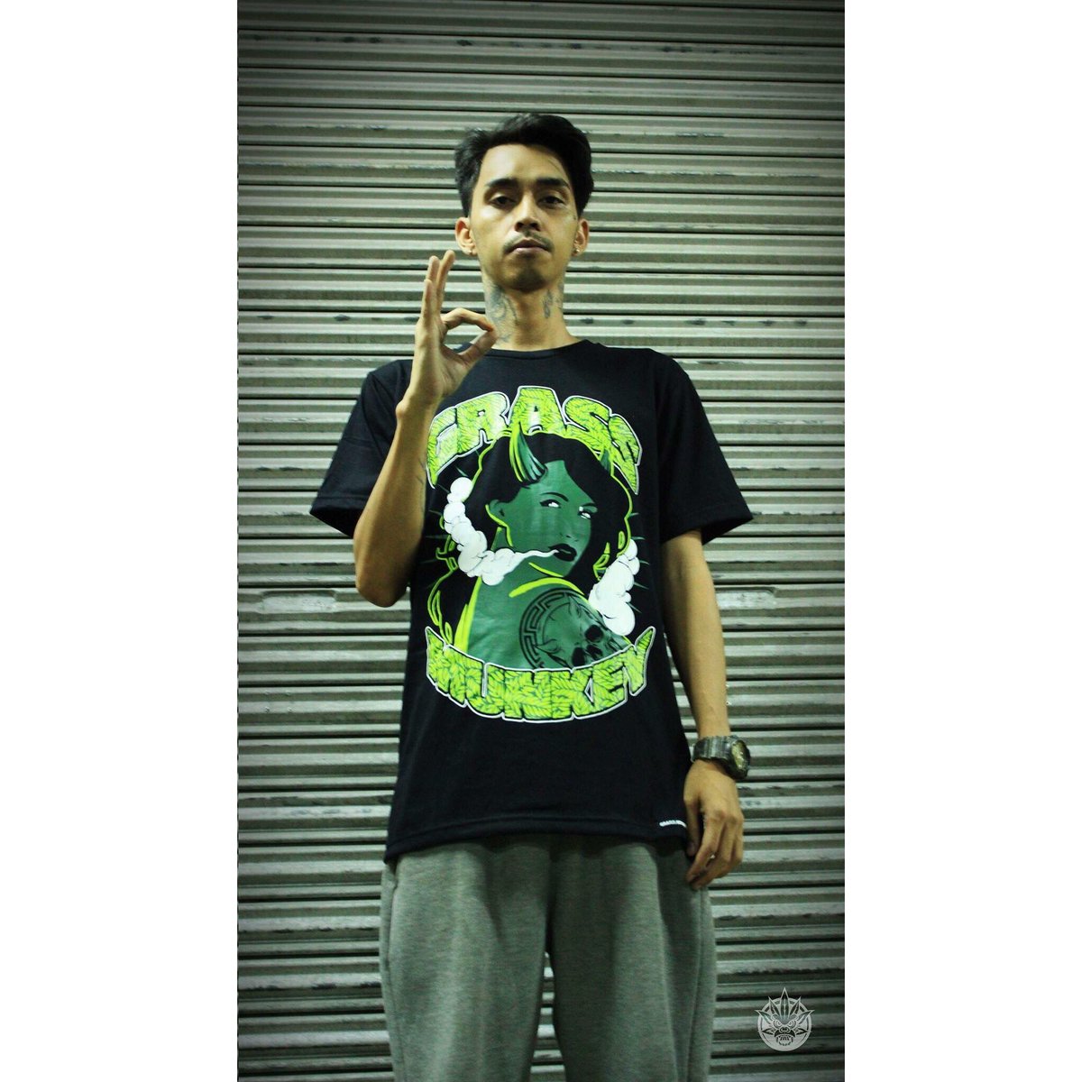 OrigRubio's tweet photo. Your @grassmunkey collection / Dropping today at the Brgy Tibay x Medisina Clothing 12th year anniversary / B-Side, The Collective, Makati City / May 26, 2018 / 500PHP each.
#theviceisright
#mabuhigh
#brgytibay12
@batampasiggg at Andre ng #GoSmokeMary para sa #grssmnky ๐ฅ https://t.co/27n4C8SPou