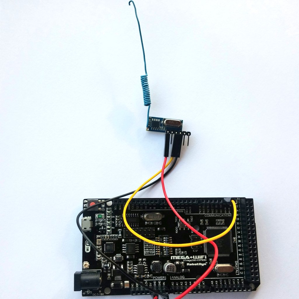 AlbrechtKurze's tweet photo. A new gadget has arrived: #ATmega2560 + #ESP8266 = best of both worlds in one #Arduino compatible board. I will use it in conjuction with a 433 MHz transceiver as #RFlink #IoT gateway. Further processing is done in #NodeRed. https://t.co/mMW6rBQxz9 https://t.co/GfcKKrwe2X