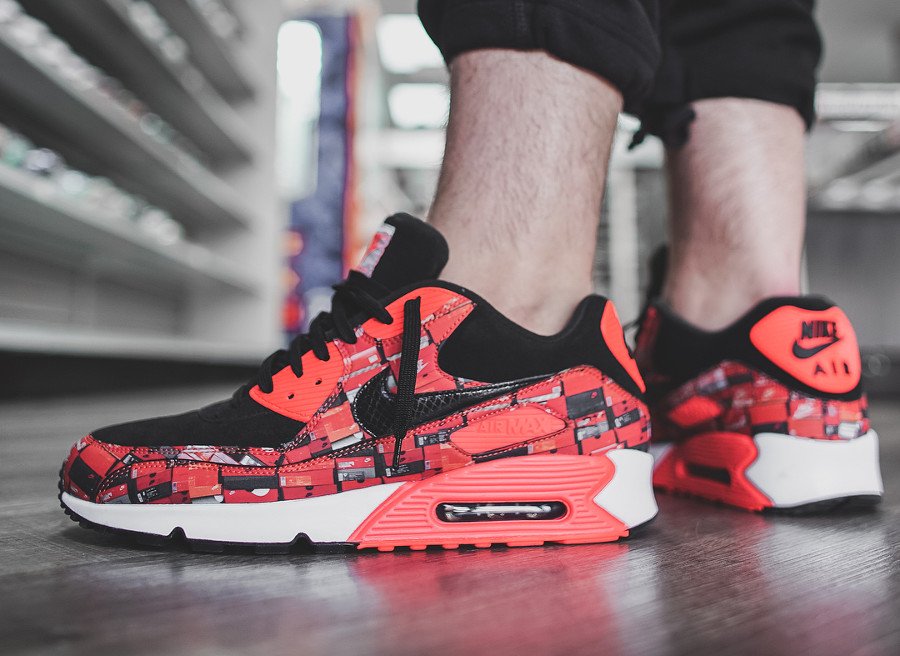 sneakers_actus's tweet photo. Les sorties du jour (à 9h) : 1/Atmos x Nike Air Max 90 We Love Nike => https://t.co/fCy4BMN0zk 2/Air Jordan 11 Retro Cap &amp; Gown => https://t.co/qw4jXPDf6a 3/Atmos x Nike Air Max 1 SC => https://t.co/rMptNZma4p 4/Atmos x Nike Air Max 95 We Love Nike => https://t.co/2Skb168niE https://t.co/0sZrF9hHJL