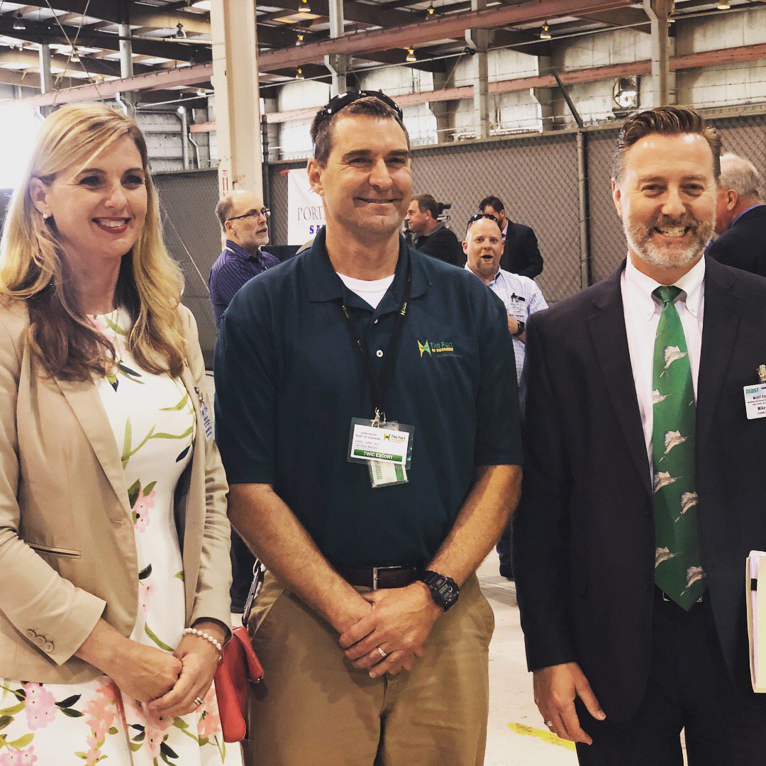 long_km's tweet photo. It was an honor to give the closing remarks at #MAST2018 and hear from incoming Naval Base Ventura County Commanding Officer Capt. Jeffery Chism.  Compliments and congratulations to all who made the event a great success. #NBVC @portofhueneme @NBVCCalifornia https://t.co/qLwHMCr6x6
