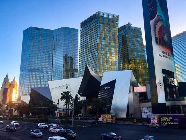 LAS VEGAS || THE STRIP 
#lasvegas #nevada #visitlasvegas #sincity #thestrip #hotel #igerslasvegas #vegasstrip #igers #igersarchitecture #unitedstates #lovevegas #instagram #instacalifornia #instaphoto #usa #sunset #designporn #travel #travelgram #travelp… ift.tt/2IOL9nl