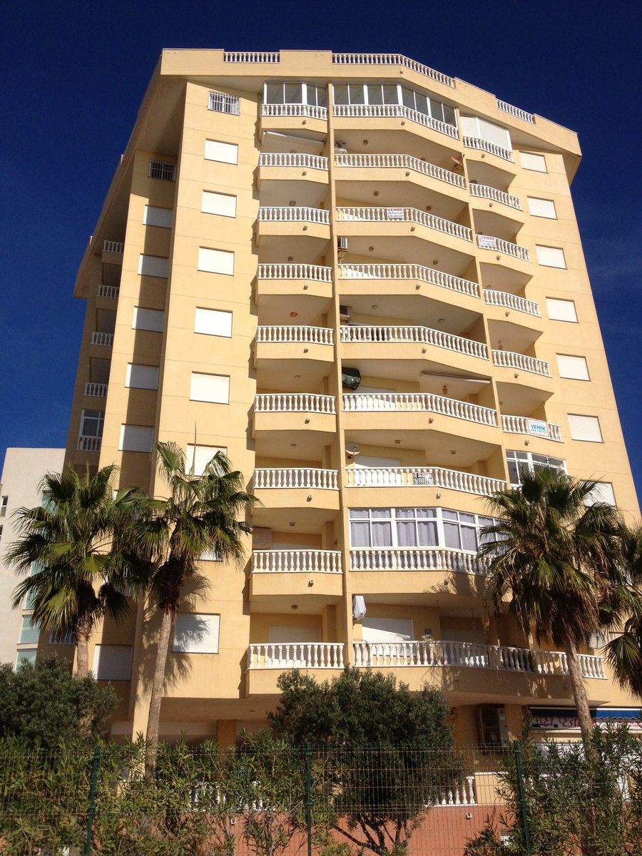 hmangalan's tweet photo. todavía tenemos disponibles apartamentos en la torre Aluse 6 
de uno y dos dormitorios desde 75.000,-€ con dos plazas de aparcamiento en superficie
pregúntanos , 636 820448 - 968574781 https://t.co/4IA2AC6oRV