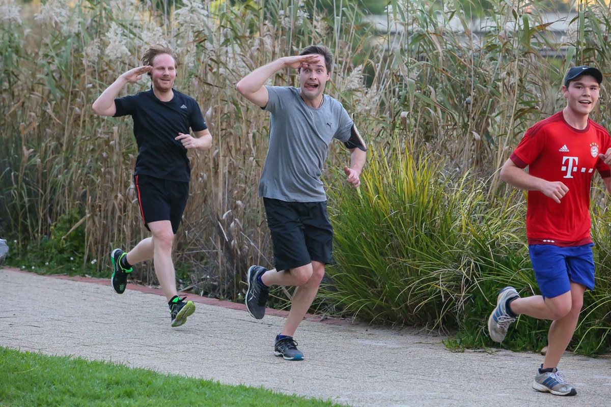 What’s that we see on the horizon? Is it a bird? Is it a plane? No! It’s a parkrunner! #loveparkrun #happyparkrunning #parkrun #lovevolunteers