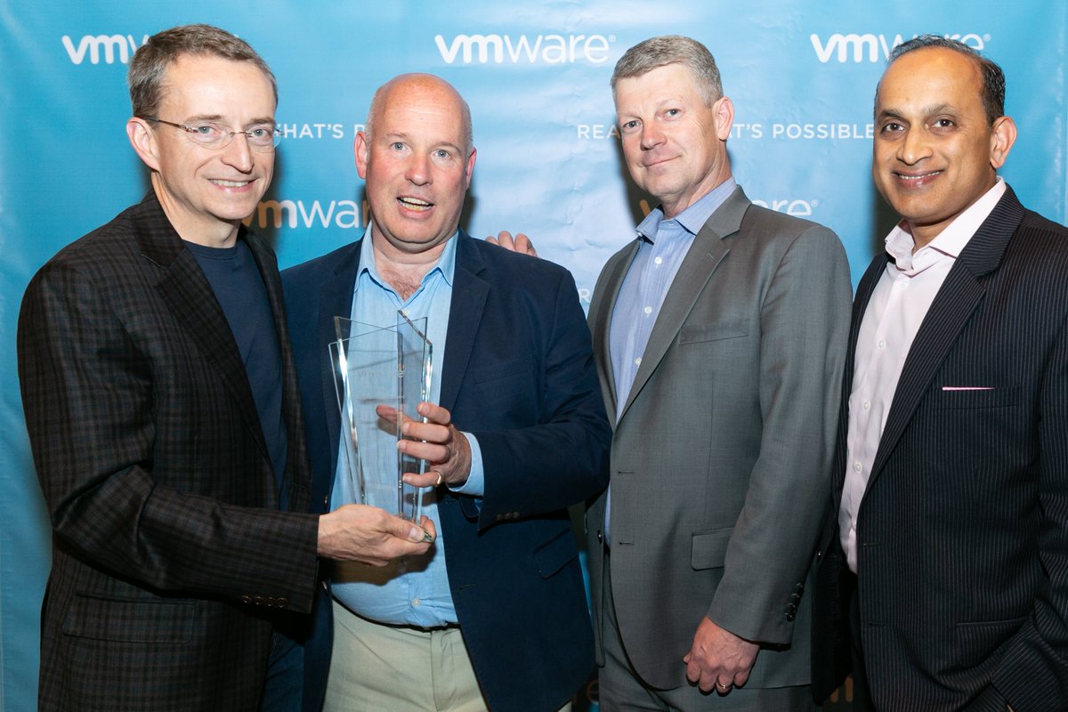 Proud to receive the Global OEM award on behalf of <a href="/Fujitsu_Global/">Fujitsu Global</a> from <a href="/PGelsinger/">Pat Gelsinger</a> at VMWare Global Partner Summit this week in Arizona <a href="/WendyWarham/">Wendy Warham</a> <a href="/VMware/">VMware</a> #Primeflex