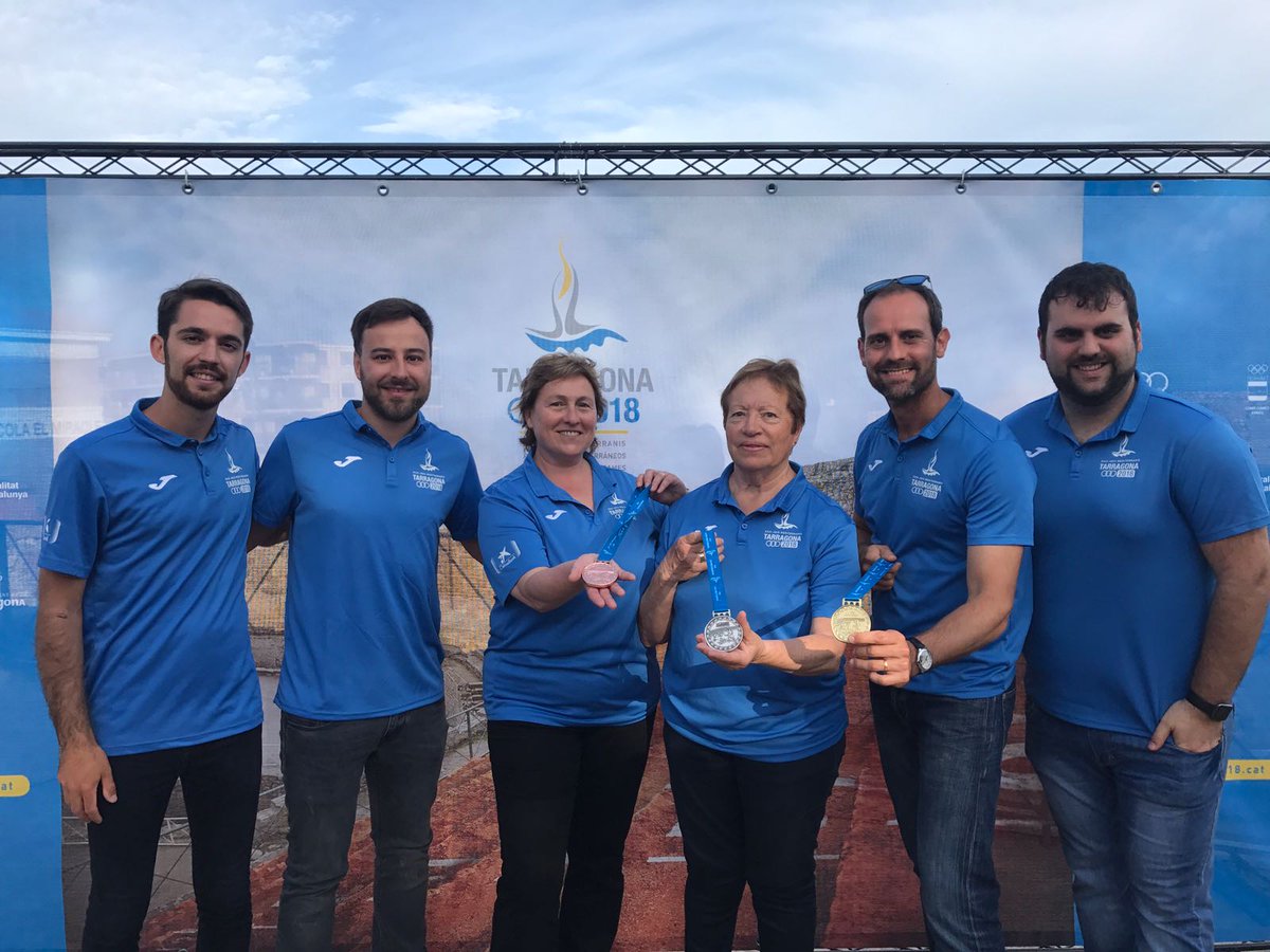 Tarragona2018's tweet photo. Ahir a l’acte de presentació de les medalles vam comptar amb l’ajuda dels voluntaris de #Tarragona2018. Gràcies a tots i totes per la vostra col·laboració, sense vosaltres els #JocsMediterranis no serien possibles! 🙌 https://t.co/xnRXm8VTJN