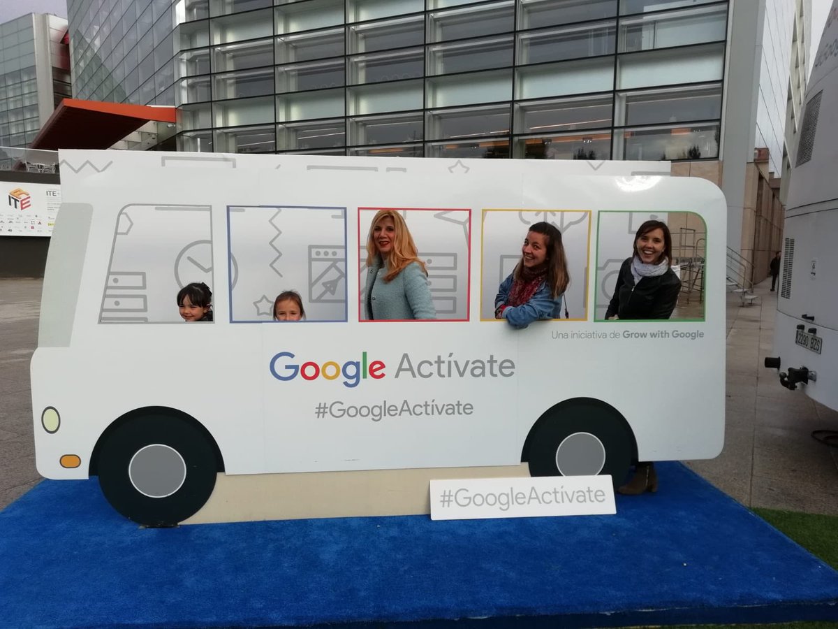 JanireMS's tweet photo. #GoogleActívate en #Burgos con la family 😍😍😍 https://t.co/fjozRg9nEd