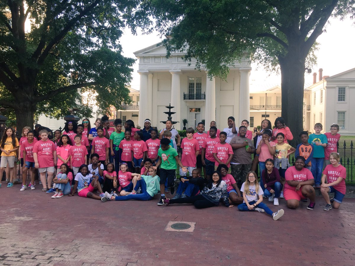 MrsJessForster's tweet image. The Old State House Museum was so fun for the @eStemK6 5th grade! We got to make pottery, tour, and see old artifacts. Interactive learning at its best! #aboveandbeyond