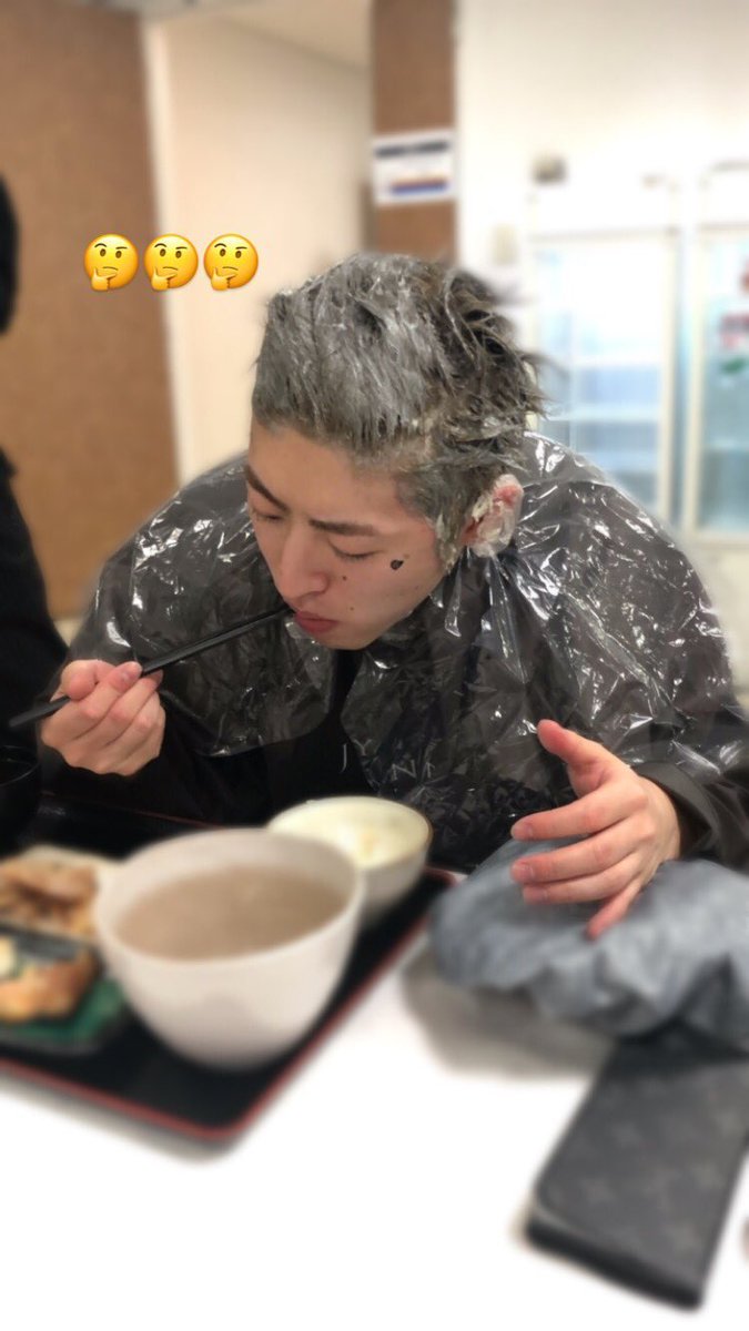 Uzivatel とんこぶー Na Twitteru カラーしながらご飯 もぉー可愛すぎるwww 亜嵐ちゃん ありがとう 色は アッシュ系だね Gene Generations Generationsfromexiletribe 白濱亜嵐 片寄涼太 数原龍友 小森隼 佐野玲於 関口メンディー 中務裕太