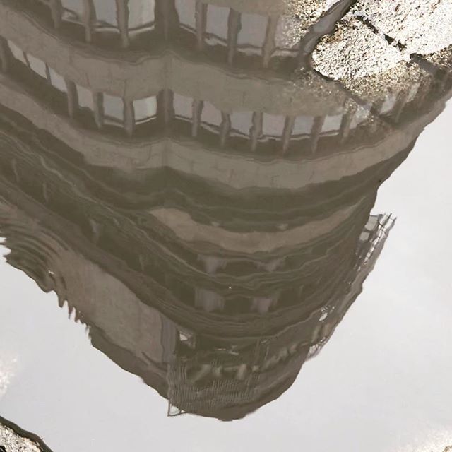 lmcazalla's tweet photo. La tierra harta de agua #madrid #edificioshweppes https://t.co/ZPNE9UsK54